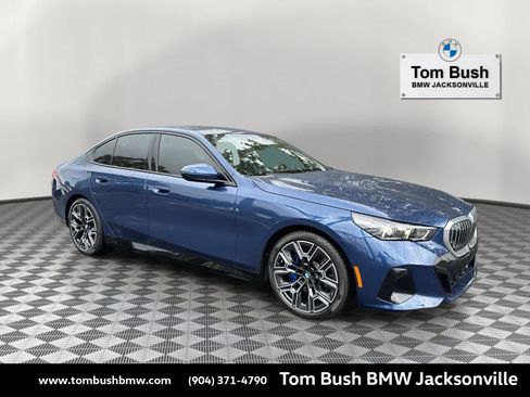 Certified 2025 BMW 530i xDrive w/ M Sport Package image 1