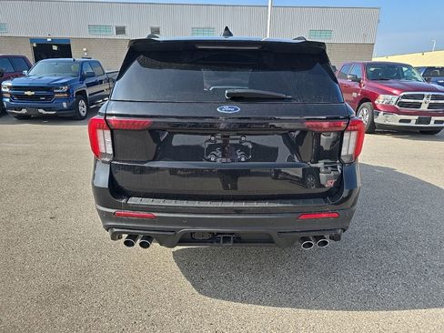 Used 2025 Ford Explorer ST AWD/4WD image 5