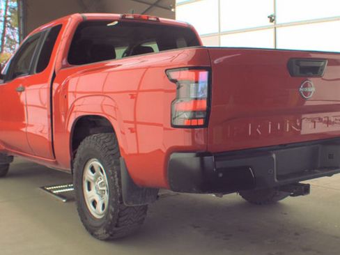 Used 2022 Nissan Frontier S w/ Technology Package AWD/4WD image 2