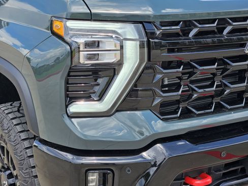 New 2026 Chevrolet Silverado 2500 ZR2 AWD/4WD image 10