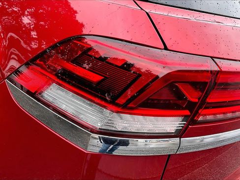 Certified 2022 Volkswagen Atlas Cross Sport SE w/ Black Wheel Package image 28