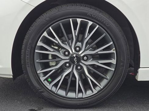 Used 2024 Kia Forte GT-Line w/ GT-Line Premium Package image 11