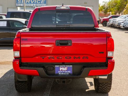 Used 2017 Toyota Tacoma TRD Sport w/ Premium & Technology Package AWD/4WD image 6