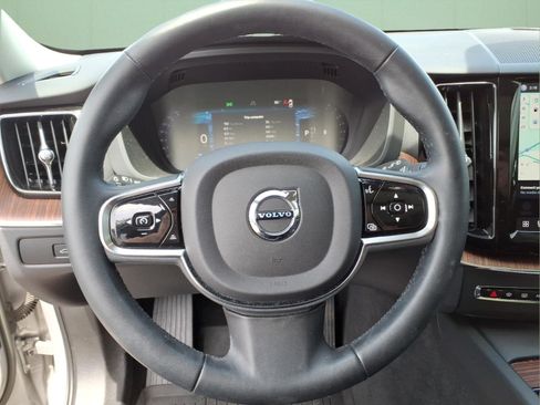 Used 2023 Volvo XC60 B5 Plus w/ Climate Package AWD/4WD image 23