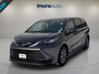 Used 2021 Toyota Sienna LE