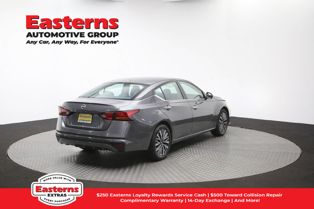 Used 2025 Nissan Altima 2.5 SV FWD image 40