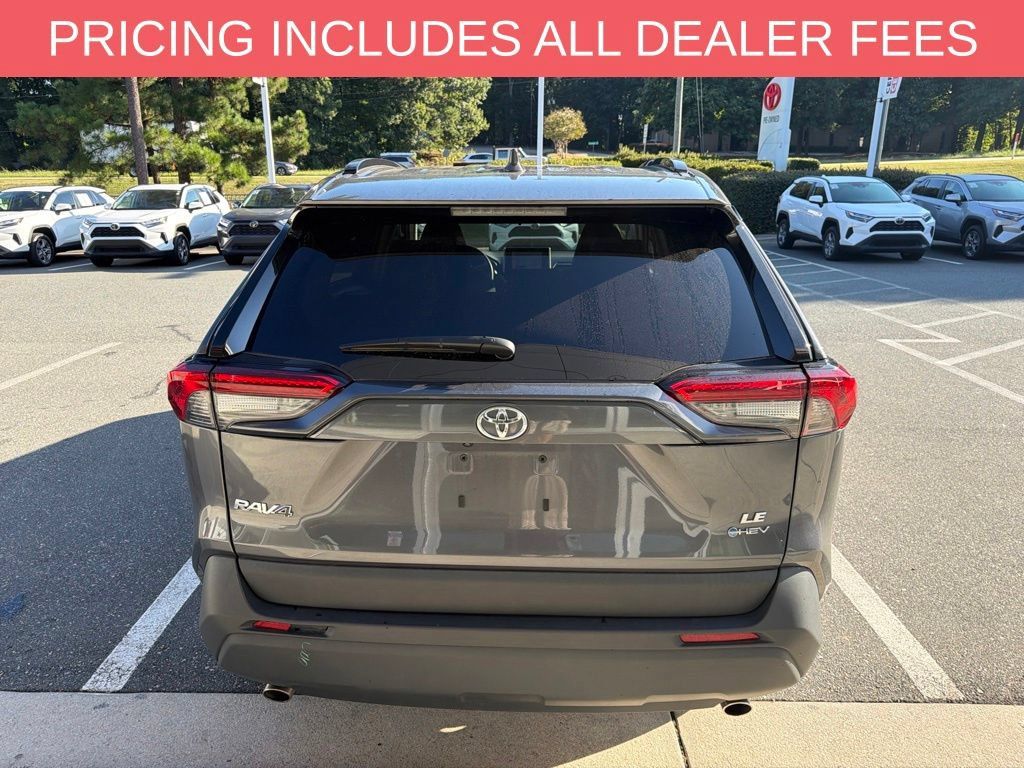 Used 2025 Toyota RAV4 LE AWD/4WD image 5