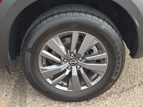 Certified 2024 Nissan Pathfinder SV FWD image 32
