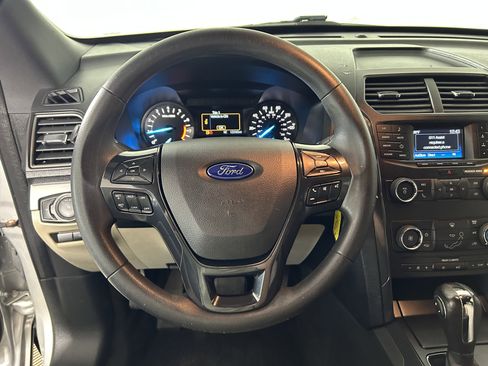 Used 2018 Ford Explorer 4WD image 10