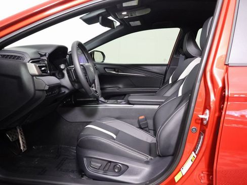 Used 2026 Toyota Camry Hybrid w/ Multimedia Upgrade Package FWD image 10