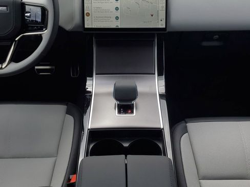 New 2026 Land Rover Range Rover Velar Dynamic SE image 28