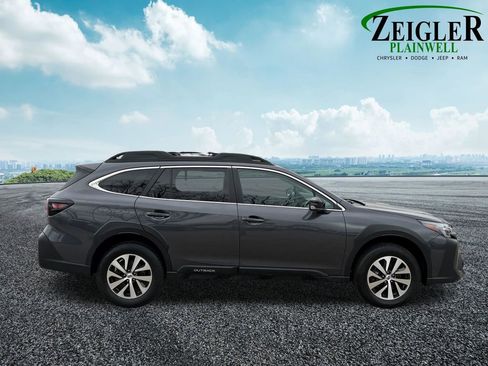 Used 2023 Subaru Outback Premium image 10