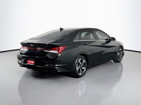Used 2022 Hyundai Elantra SEL w/ Convenience + Premium Package FWD image 5