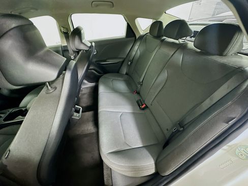 Used 2025 Kia K4 LXS image 27