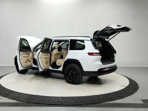 Used 2023 Jeep Grand Cherokee L Limited w/ Luxury Tech Group II AWD/4WD image 14