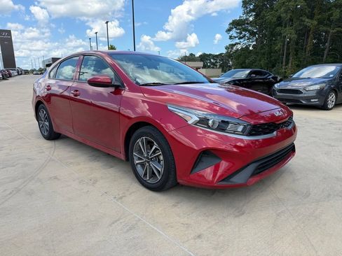 Used 2024 Kia Forte LXS FWD image 7