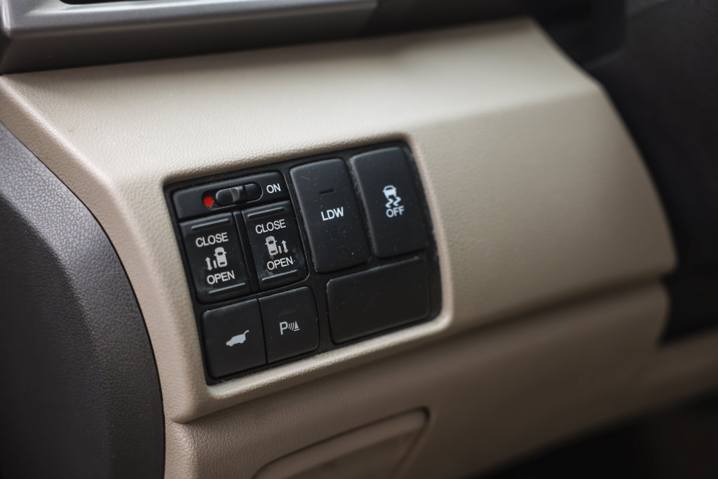 Used 2015 Honda Odyssey Touring image 25
