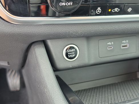 Used 2022 Nissan Rogue SV w/ SV Premium Package FWD image 28