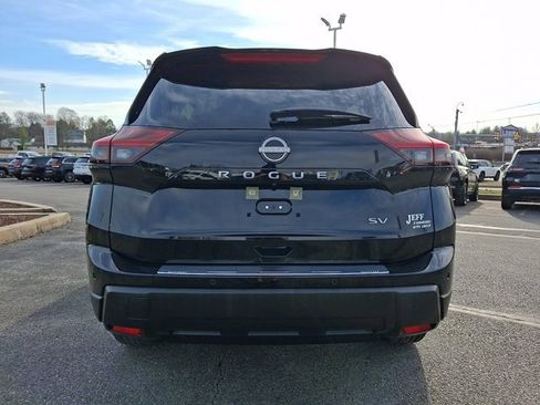 Used 2024 Nissan Rogue SV image 7