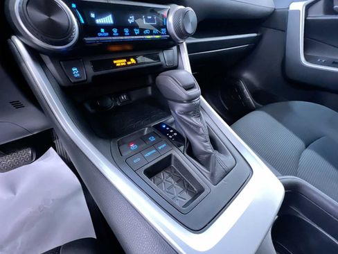 Used 2019 Toyota RAV4 LE w/ Carpet Mat Package FWD image 30