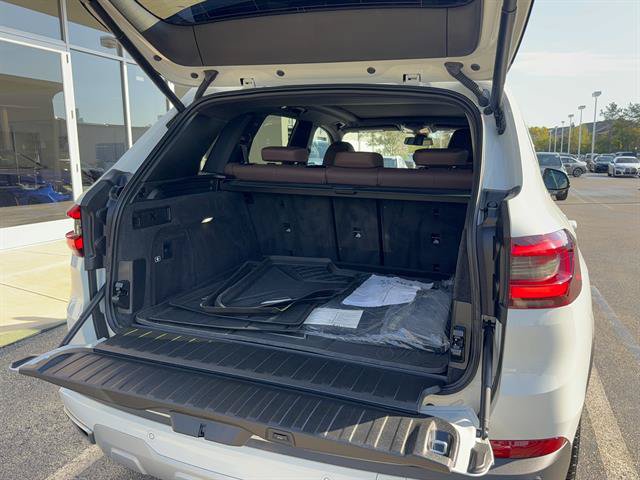 Used 2022 BMW X5 xDrive40i w/ Premium Package AWD/4WD image 5