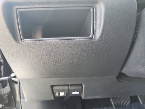 Used 2023 Nissan Versa SV FWD image 23