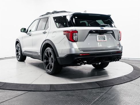 Used 2020 Ford Explorer ST w/ ST Street Pack image 9