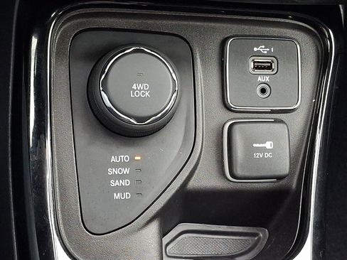 Used 2020 Jeep Compass Limited w/ Premium Lighting Group image 23