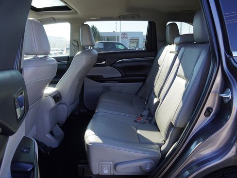 Certified 2019 Toyota Highlander Limited image 21