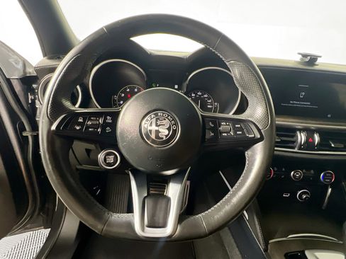 Used 2023 Alfa Romeo Stelvio Ti AWD/4WD image 14