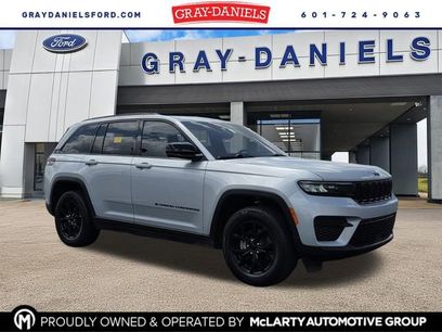Used 2023 Jeep Grand Cherokee Altitude