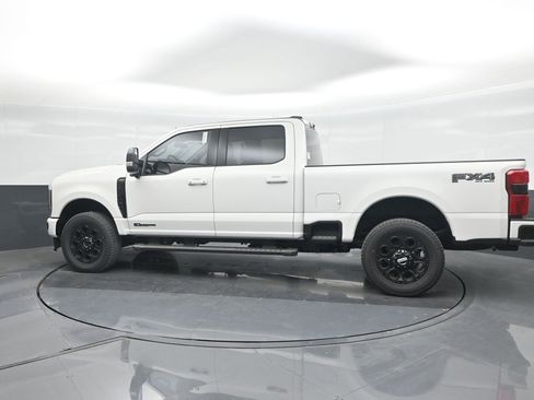 New 2026 Ford F250 Lariat w/ Black Appearance Package image 29