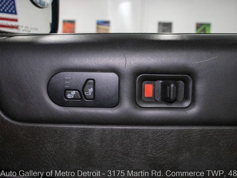 Used 2005 HUMMER H2 Base 4WD 4dr SUV w/ Preferred Equipment Group image 33