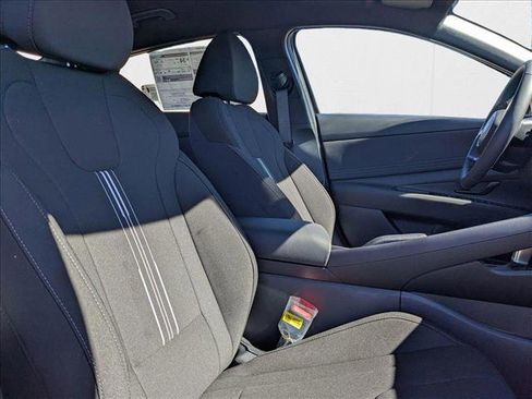 New 2025 Hyundai Elantra Sport image 21