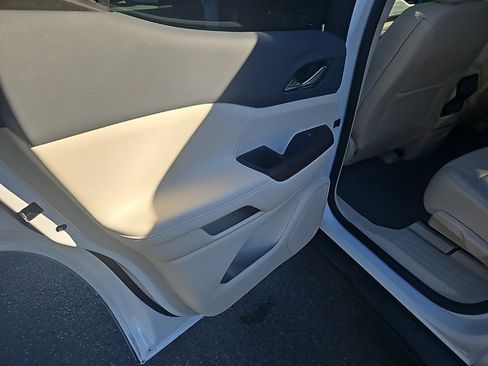 Used 2023 GMC Acadia Denali w/ Denali Ultimate Package image 19