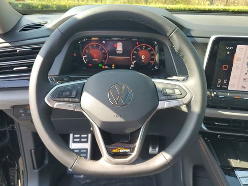 New 2026 Volkswagen Atlas Peak Edition image 30