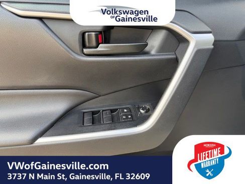 Used 2019 Toyota RAV4 LE FWD image 15