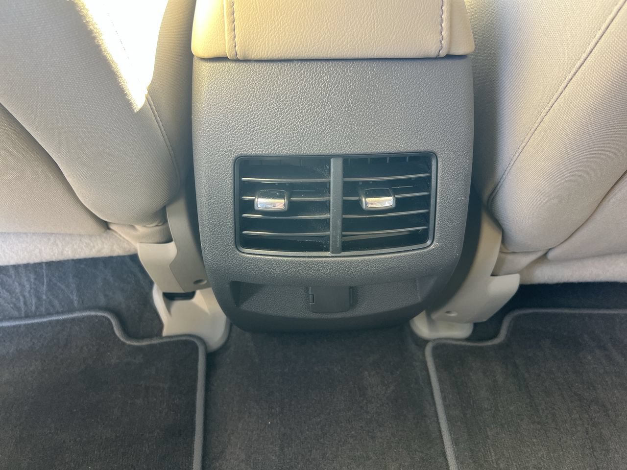 Used 2013 Ford Edge SE FWD image 32