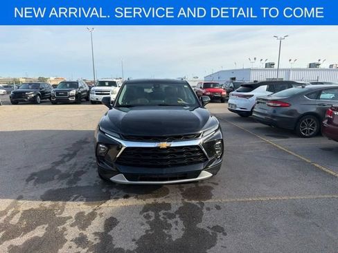 Used 2024 Chevrolet Blazer LT w/ Convenience Package FWD image 3