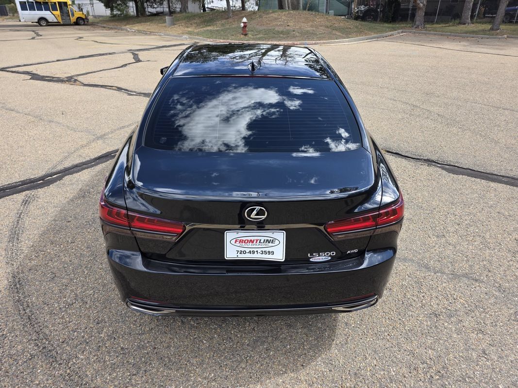 Used 2023 Lexus LS 500 F Sport w/ Accessory Package (Z1) AWD/4WD image 6