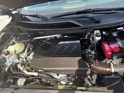 Used 2025 Nissan Rogue SV FWD image 32