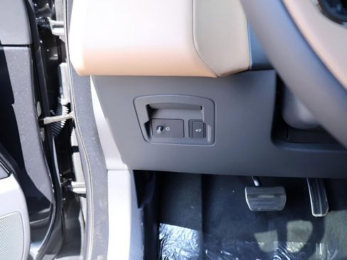 New 2026 Land Rover Range Rover Velar Autobiography image 36