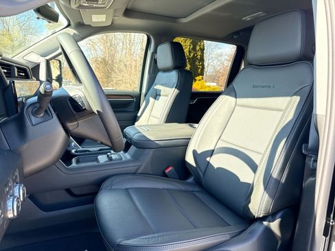 New 2026 GMC Sierra 3500 Denali w/ Denali Reserve Package image 13