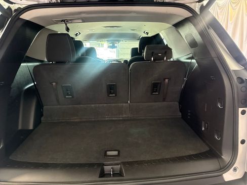 Used 2018 Chevrolet Traverse LT FWD image 17