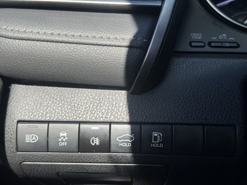 Used 2021 Toyota Camry SE FWD image 38