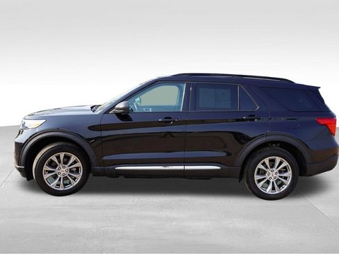 Certified 2024 Ford Explorer XLT w/ Equipment Group 202A AWD/4WD image 9