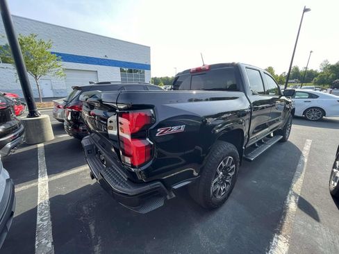 Used 2023 Chevrolet Colorado Z71 w/ Z71 Convenience Package 2 AWD/4WD image 5