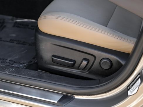 Used 2019 Lexus IS 350 image 34