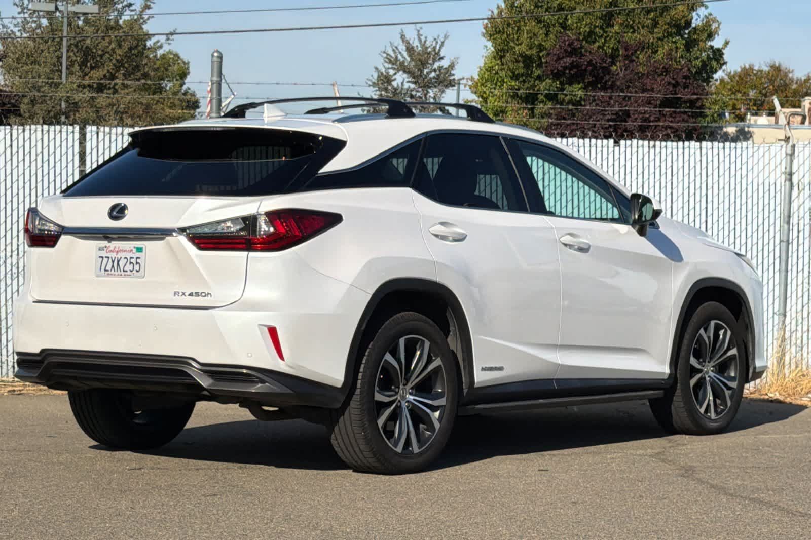 Used 2017 Lexus RX 450h AWD w/ Cold Weather Package image 3