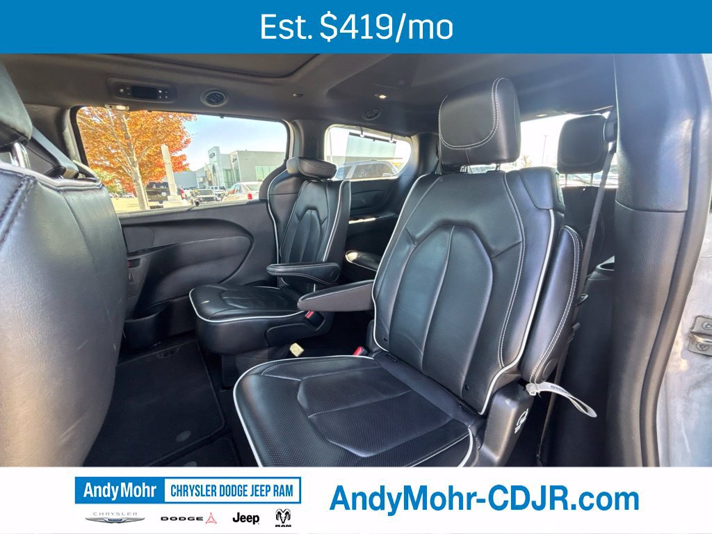 Used 2025 Chrysler Pacifica Limited FWD image 13